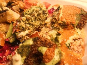 Falafel dissection 😀 at Nur Falafel in East London