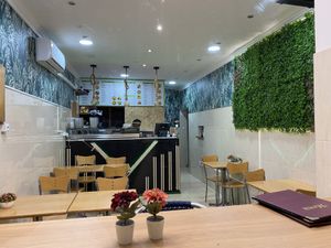 There is indoor and outdoor seating  at Vegan Sushi House  in Lisbon