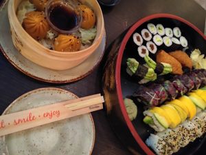 Pulled Planted Momo und Bejitarian Plate at Negishi Sushi Bar - The Circle in Kloten