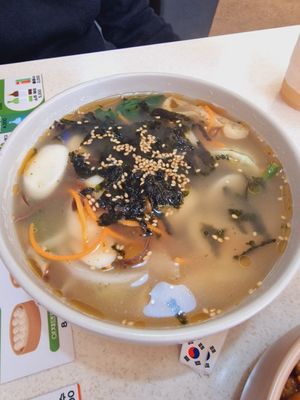 Dumpling soup at Bibibim in Busan