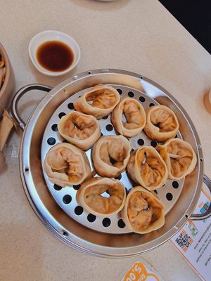 Vegetable dumplings at Bibibim in Busan