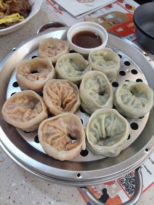Kimichi and vegetable dumplings at Bibibim in Busan