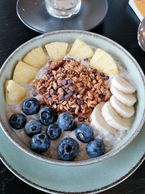Vegan overnight oats at Fernweh Groningen in Groningen