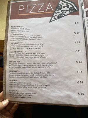 Vegetarian pizza options   at Sorapiss in Belluno