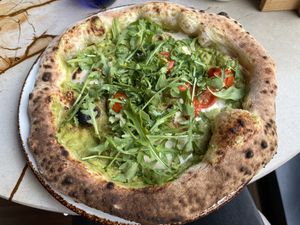 avocado pizza with vegan mozzarella   at 60 seconds to Napoli in Hamburg