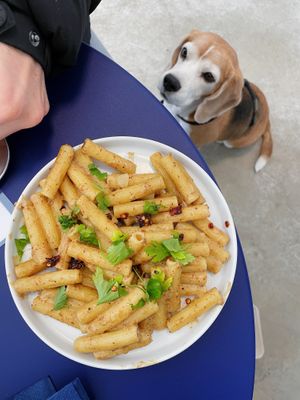 creamy cheeze pasta 🍝   at Breadbox in Munich