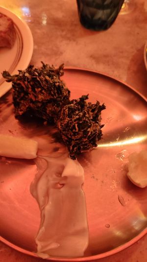 Buñuelos de algas at Zíngara in Madrid