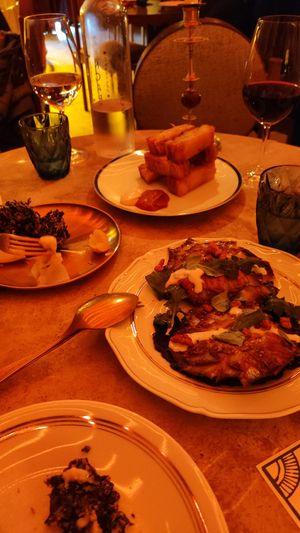 Alcachofas, buñuelos y patatas at Zíngara in Madrid