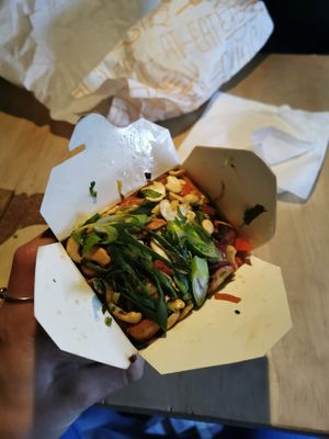 Vegan cashew tofu pad Thai at Coco Hut in Wanaka