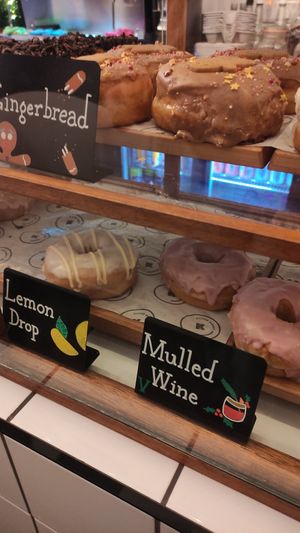 Vegan lemon drop and mulled wine (+ other veggie) donuts at Kilted Donut in Edinburgh