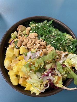 sesam me tofu bowl  at MA‘LOA Poké Bowl Dresden in Dresden