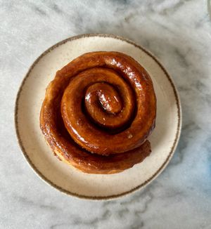 Vegan Cinnamon Bun. Delish!! at OVO Coffee in Corroios