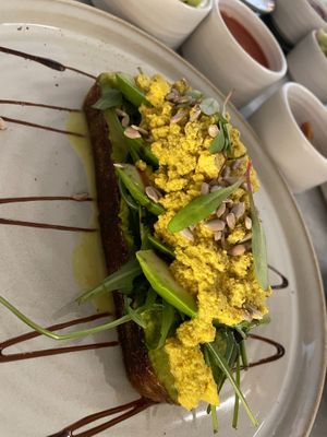 Scrambled tofu toast at OVO Coffee in Corroios