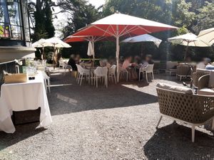 Outdoor seating at Thalvie Café & Bar in Thalwil