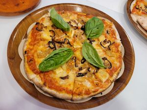 Tom Yum Pizza at Mayse Pizzeria in Kowloon