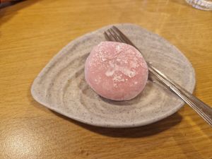 Mochi tradicional d'anko at Cafeteria Kasa Hanaka in Barcelona