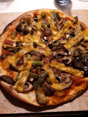 Vegan Pizza with peppers, aubergine, champions, asparagus and vegan cheese at Restaurant Worpsweder Bahnhof in Worpswede