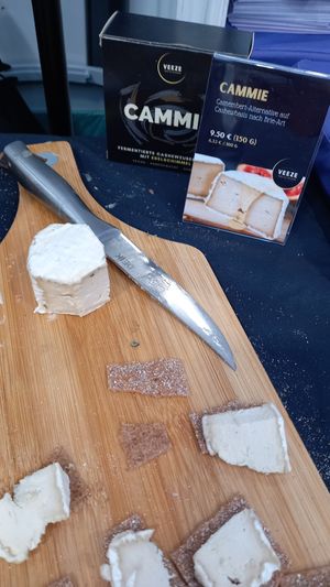 camembert 9,50€/150g at VEEZE in Oldenburg