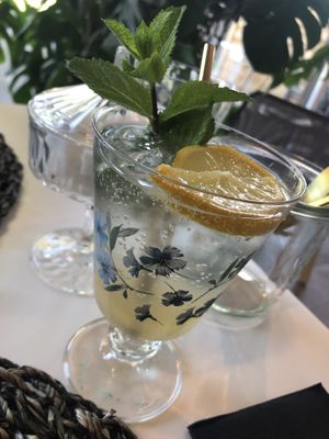 Limonade met citroen en munt  at Barbos in Kaprijke