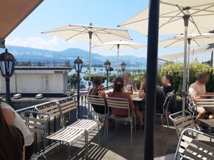 Outdoor seating at Paia Poké in Rapperswil-jona