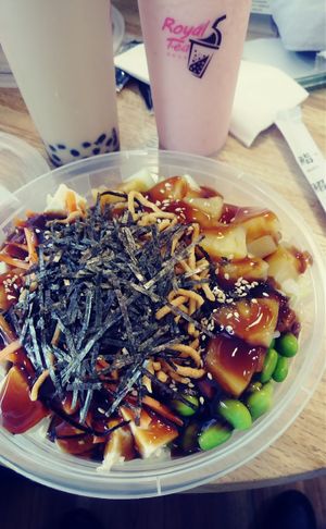 Poke bowl with tofu, teriyaki sauce, and veggies at Royal Tea – Boba and Poké in Highland