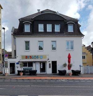 Von außen at Byblos in Giessen