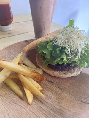Hamburguesa Betabel at Vegan Mixtle  in Mexico City