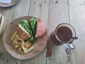 Hamburguesa de falafel y cacao at Vegan Mixtle  in Mexico City
