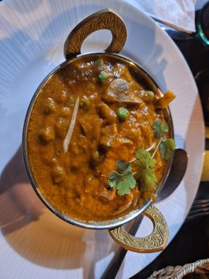 Champiñones y guisantes at Kathmandu Alboraya in Valencia