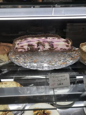 Vegan cakes  at Initiative Poing Unverpackt in Poing