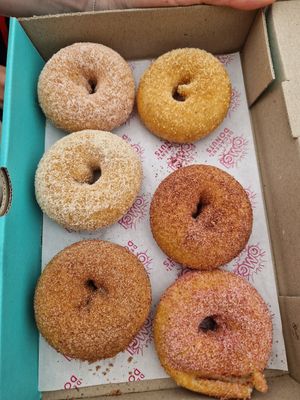 6 different flavours at The OMG! Shop in Cairns