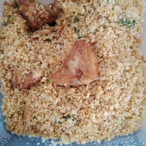 Golden oats at Whole Earth 环界蔬食 in Central Singapore