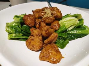 Teriyaki monkey head mushroom, it looks simple but really damn nice. at Whole Earth 环界蔬食 in Central Singapore