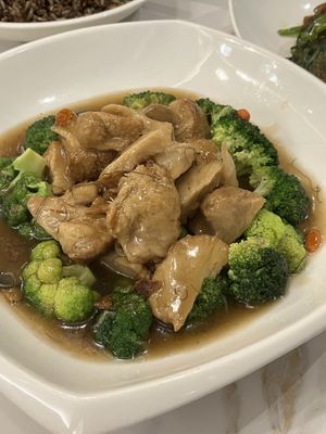 Mushroom broccoli   at Whole Earth 环界蔬食 in Central Singapore