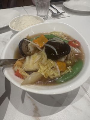 Braised tofu and veg  at Whole Earth 环界蔬食 in Central Singapore