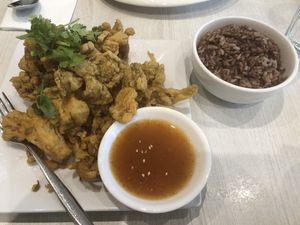 Fried mushroom  dish  at Whole Earth 环界蔬食 in Central Singapore