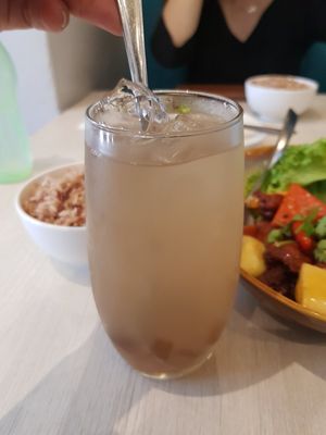 Ice lemongrass at Whole Earth 环界蔬食 in Central Singapore