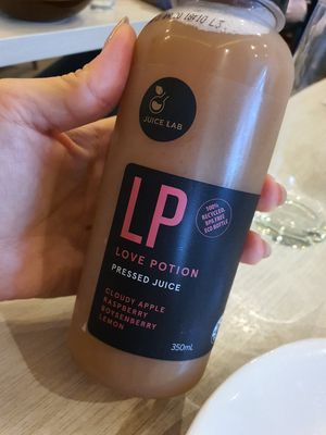 Pressed juice at Whole Earth 环界蔬食 in Central Singapore