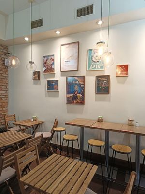  at Hummusbar in Budapest