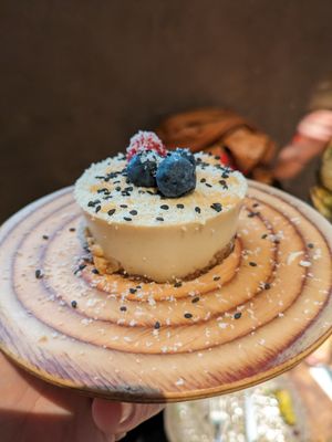 Caramel miso vegan cheesecake at Honest Greens - Gran de Gracia in Barcelona