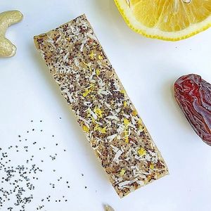Immunity-Lemon Poppy Seed Bar
Ingredients: Cashew nuts,Organic Sunflower seeds, coconut, organic Medjool dates, lemon zest, lemon juice
-GLUTEN FREE, VEGAN friendly, NO BAKE, NO ADDED SUGARS at Huafengsu Restaurant in Dongguan