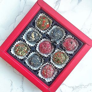 Mixed Super Balls Gift Set(9 balls)
Gluten-free, Dairy-free, Vegan Friendy, No added sugars⠀

Each time with different special flavours depends on the season ! at Huafengsu Restaurant in Dongguan