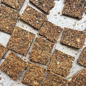 super Nuts And Seeds Crackers (100g)
Ingredients:
Love, Pumpkin seeds, Walnuts, Almonds, Organic Flaxseeds, Black Sesame, Organic Maple Syrup, Sea Salt.
#no gluten , no dairy, no eggs, no yeast at Huafengsu Restaurant in Dongguan