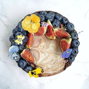 KETO - Raw Chocolate Avocado Cake
Ingredients:
Bottom: almonds, Walnuts, organic coconuts, Stevia, organic Flaxseeds.
Middle: coconut cream, avocado, organic coconut oils, organic cacao powder, organic cacao paste, organic stevia, vanilla, salt.
✅Ra at Huafengsu Restaurant in Dongguan