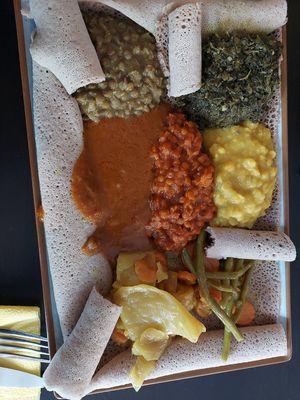 Mixed platter at Tena Adam Feinkosten und Gewürzladen  in Munich