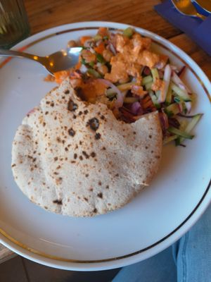 Reeds aangegeten pita at Z'AHA deli in The Hague