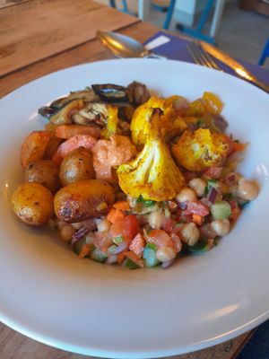 Salade at Z'AHA deli in The Hague