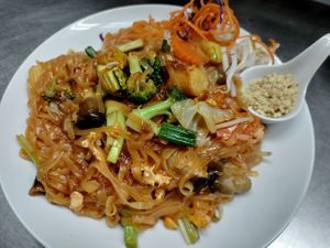 Pad Thai - Mixed Vegetables at Thai on Ventura in Encino