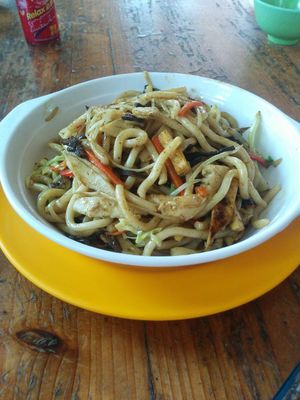Fried noodles Singapore style at Ten Thousand Buddhas Monastery Vegetarian Canteen in New Territories