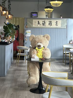 Fellow diner 😂  at NiHao Teahouse in Newcastle Upon Tyne